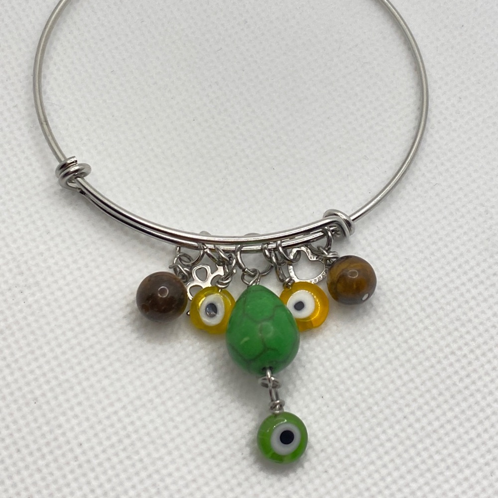 Bangle bracelet